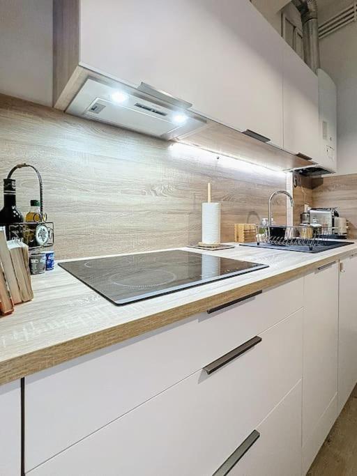 Nouveau - Appartement 100M2 Avec Terrasse A 1 Min De La Place De La Comedie Montpellier Exterior foto